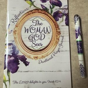 The Woman God Sees Devotional Prayer Journal - Purple Floral